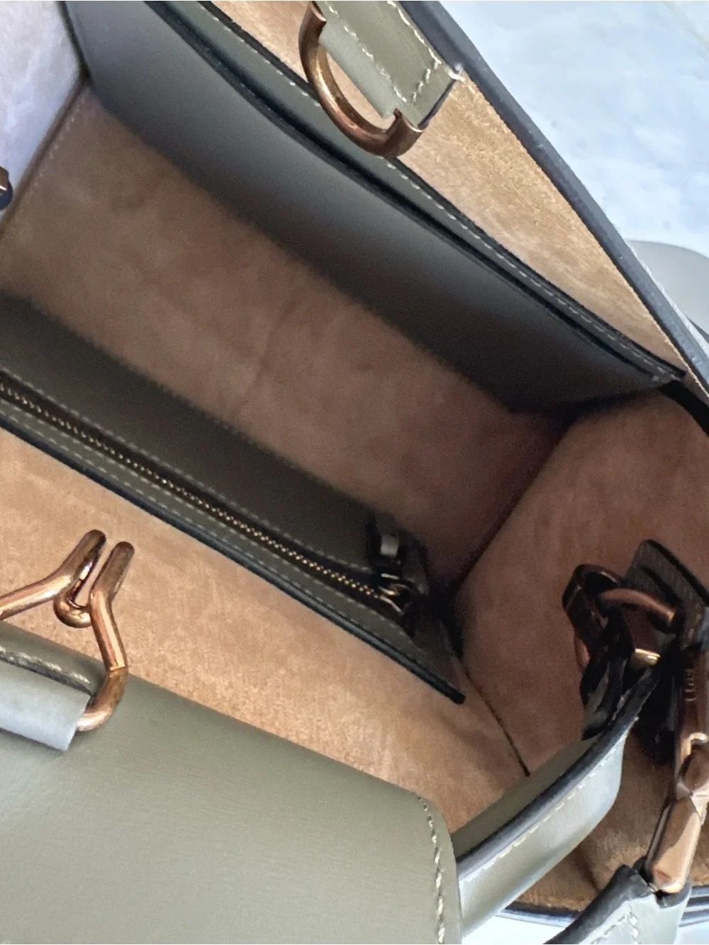 New Boyy Devon 21 bag Kalamata